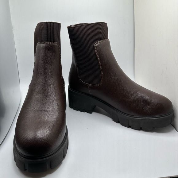 CUSHIONAIRE Women's slip on chelsea boot +Memory Foam 8 WIDE CHOCOLATE - Picture 6 of 7